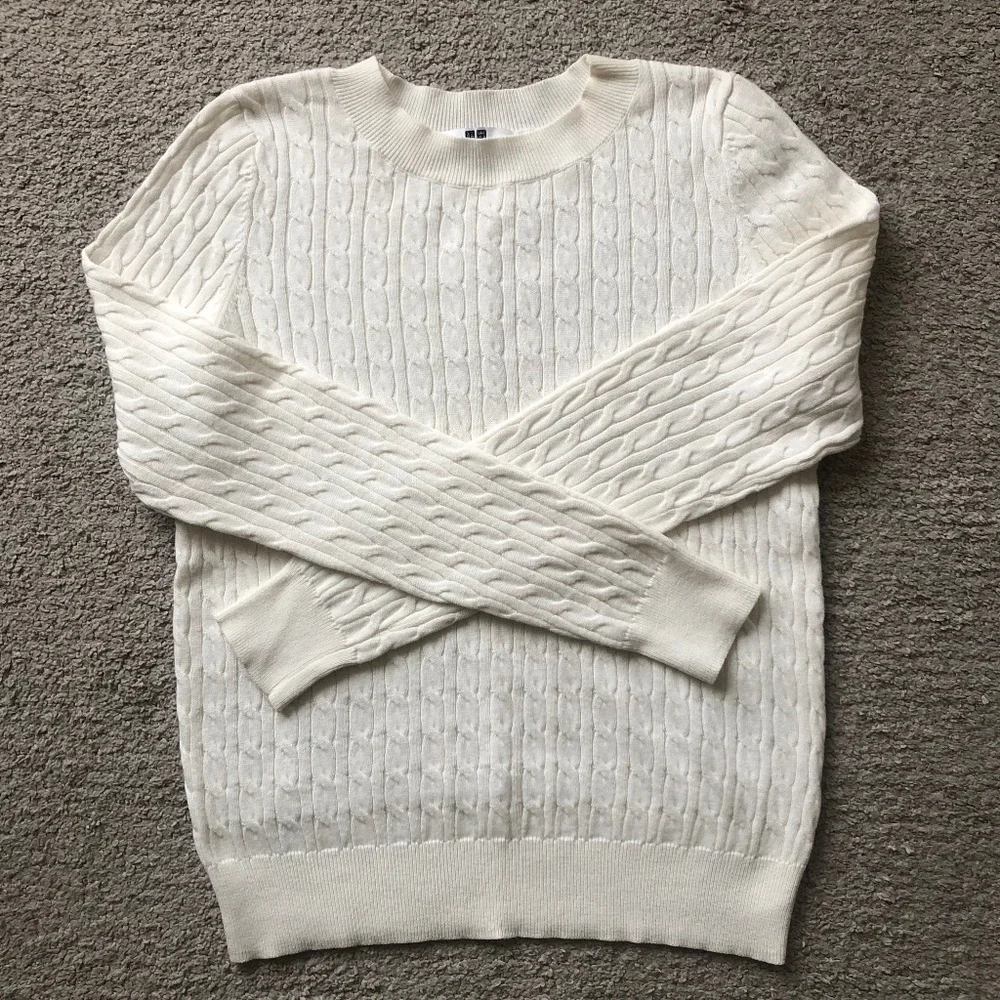 Uniqlo Cream Cable-Knit Crew Neck Sweater - Picture 1 of 2